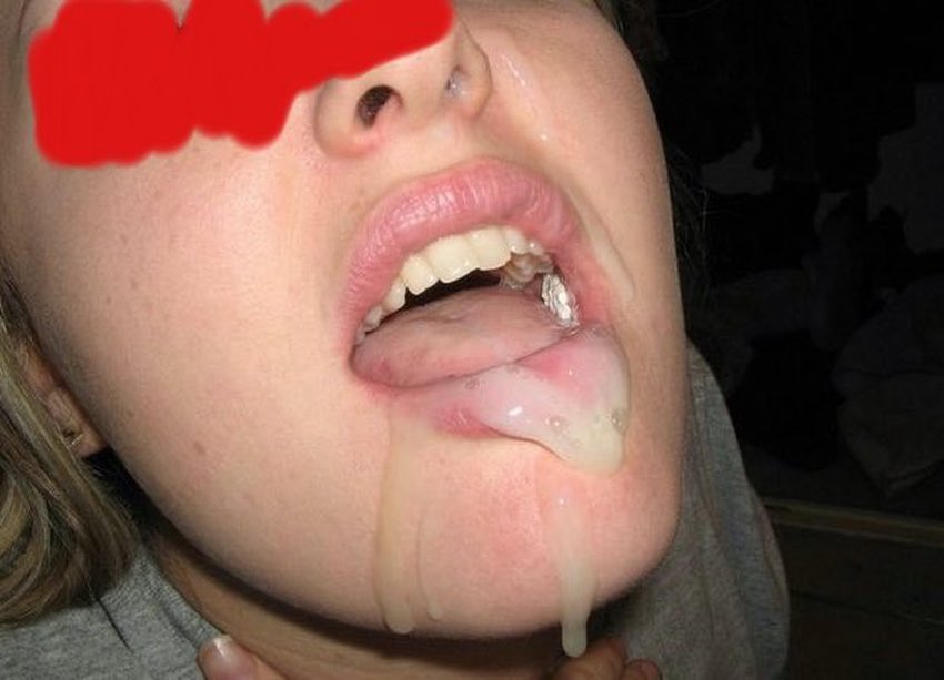 J'adore une éjaculation faciale sur mon visage